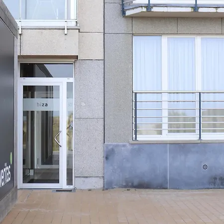 Apartment With Frontal Sea View In Nieuwpoort