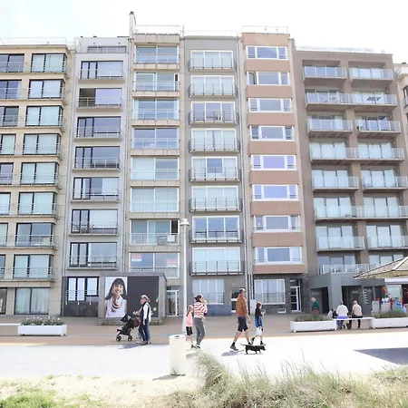 With Frontal Sea View In * Nieuwpoort